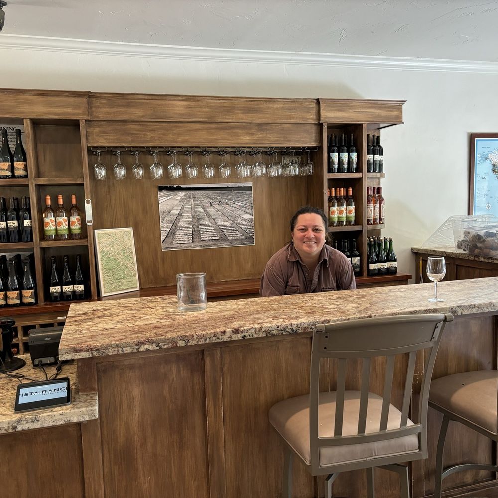 Cherry Hill Winery - Tasting Bar - Wineries Near Me - Rickreall, Oregon Cherry Hill Winery - Tasting Bar - Wineries Near Me - Rickreall, Oregon