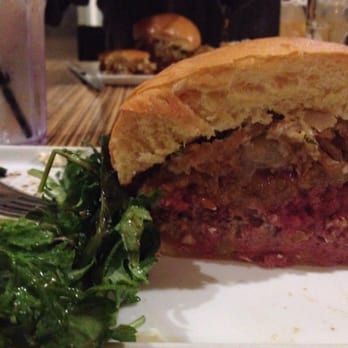 Public House Temecula - Note! This burger is cooked MEDIUM. (Really, it's medium-rare, which is what I like) - New American Near Me - Temecula, California