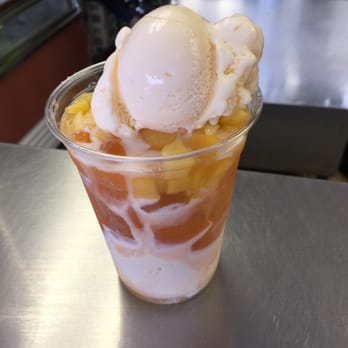 Ta' Raspado - Macedonia de mango y durazno - Mexican Near Me - Tucson, Arizona