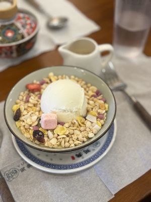 YuanYang Dessert鸳鸯糖水铺 by null