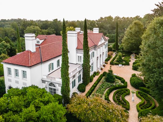 Hills & Dales Estate by null