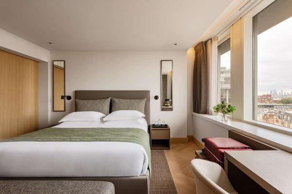 Royal Garden Hotel by null