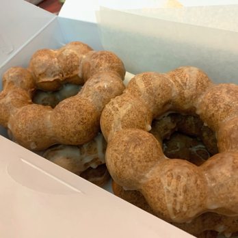 Liliha Bakery - Ala Moana - Poi Mochi Donuts - Breakfast & Brunch Near Me - Honolulu, Hawaii Liliha Bakery - Ala Moana - Poi Mochi Donuts - Breakfast & Brunch Near Me - Honolulu, Hawaii