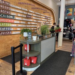 Life Alive Organic Cafe Back Bay - Line to Order