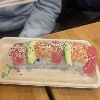 NDMK Fish House - Rainbow roll - Sushi Bars Near Me - Avalon, California