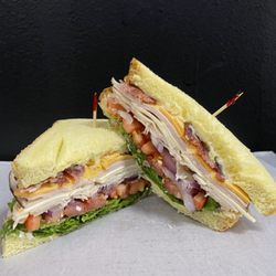Teeshia’s Sandwiches & Scoops