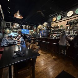 Toner’s Irish Pub - Bar area