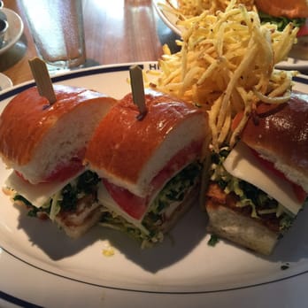 Hillstone Restaurant - Chicken sandwich - New American Near Me - Bal Harbour, Florida