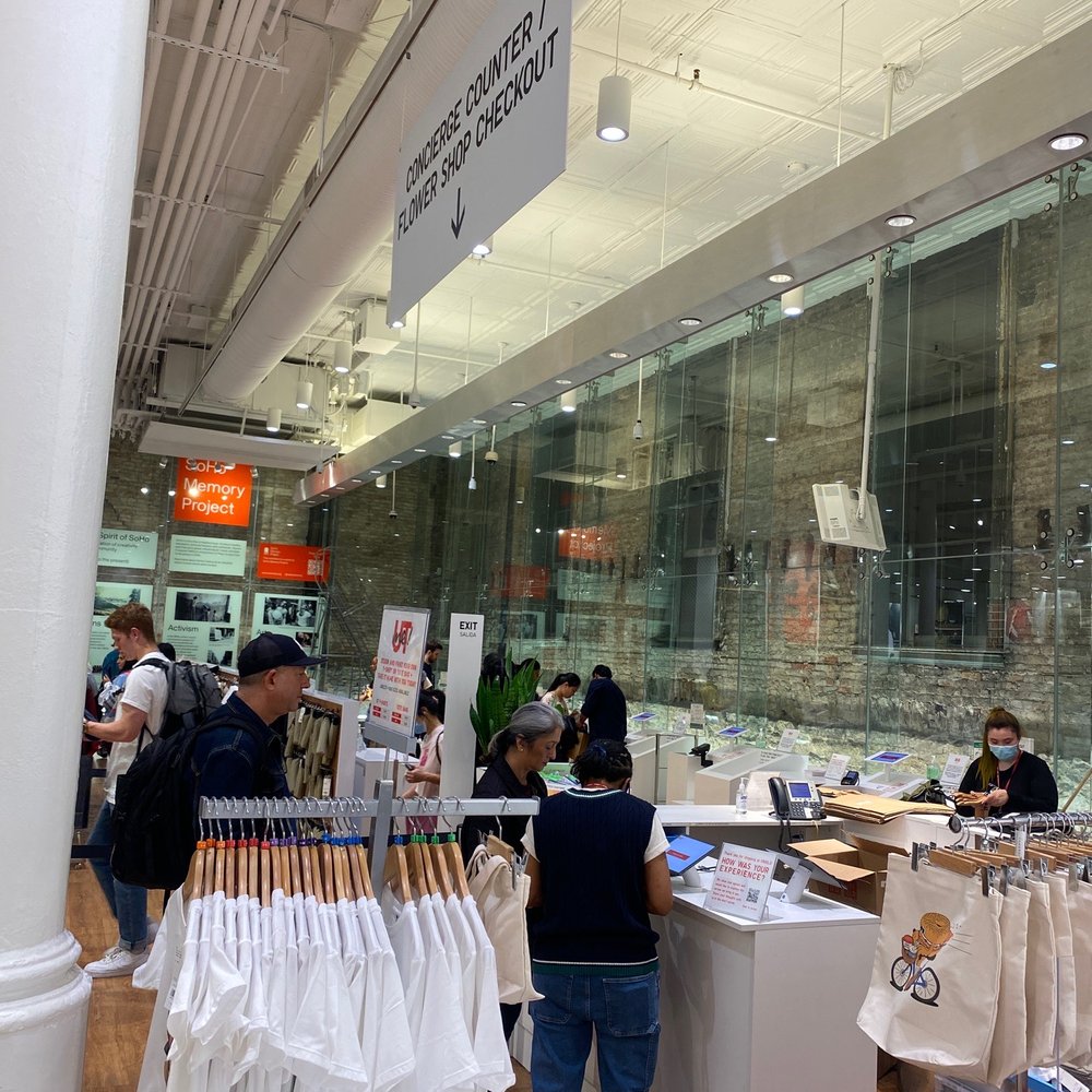 Uniqlo Soho - Self check out - Women's Clothing Near Me - New York, New York Uniqlo Soho - Self check out - Women's Clothing Near Me - New York, New York
