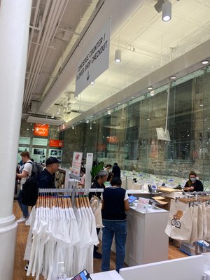 UNIQLO Soho Store by null