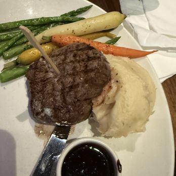 Yard House - New American Near Me - Northridge, California