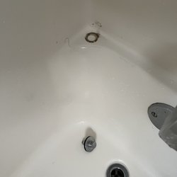 Beach Realty & Construction & Kitty Hawk Rentals - Ring of mold on tub in downstairs bathroom