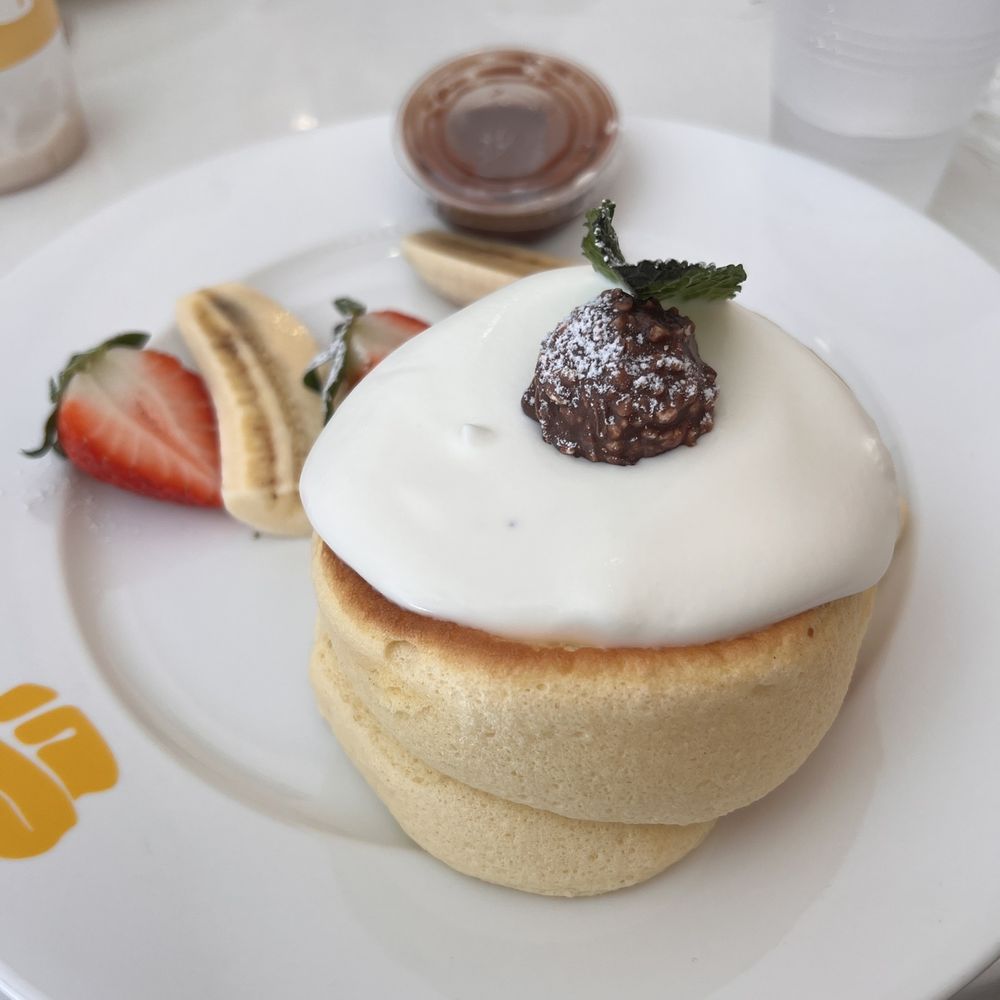 Fluffy Fluffy Dessert Cafe - Banana nutella - Desserts Near Me - Orlando, Florida
