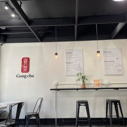 the interior of a chinese restaurant