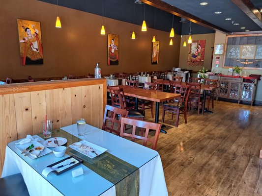 Rum Thai Bistro by null