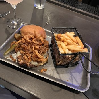 Magnolia & Pine - Pulled pork burger with fries - Lounges Near Me - Gibsonia, Pennsylvania
