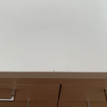 Quartz kitchen island chip (Before)