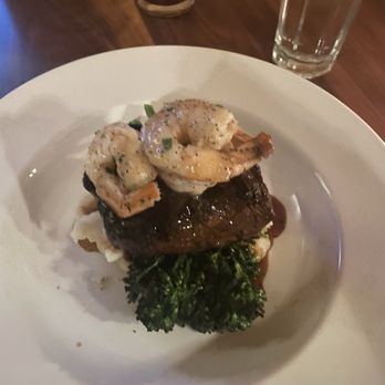 Stone Cliff Inn - Top Sirloin* and prawns - New American Near Me - Oregon City, Oregon Stone Cliff Inn - Top Sirloin* and prawns - New American Near Me - Oregon City, Oregon