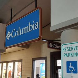 Columbia Factory Store - Front of store 11-30-25