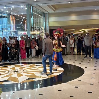 Luxe By Starboard - The store is to the left, behind the crowd of people. - Jewelry Near Me - Las Vegas, Nevada Luxe By Starboard - The store is to the left, behind the crowd of people. - Jewelry Near Me - Las Vegas, Nevada