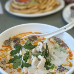 Guay Tiew Tom Kha / Coconut Soup