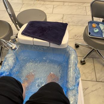 HT Nail Bar - Nail Salons Near Me - Tukwila, Washington