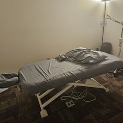 Axis Health - Accupuncturist room