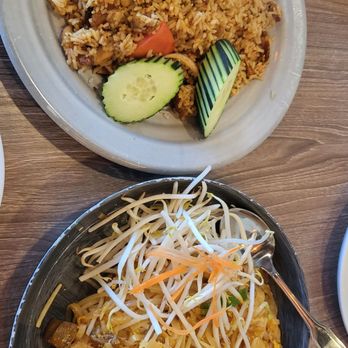 Siam Station - Pad Thai Fried Rice Tom Yum - Thai Near Me - Irvine, California