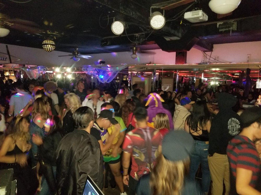 THE ALLEY 19 Photos & 111 Reviews Lounges 421 Grand Ave, Carlsbad