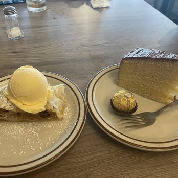 Schnitzel House - Apfelstrudel und Herrentorte - German Near Me - Fort Myers Beach, Florida