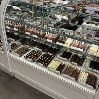 Kilwins Ice Cream - Chocolate - Fudge - Variety of chocolate covered treats - Ice Cream & Frozen Yogurt Near Me - Gainesville, Florida Kilwins Ice Cream - Chocolate - Fudge - Variety of chocolate covered treats - Ice Cream & Frozen Yogurt Near Me - Gainesville, Florida