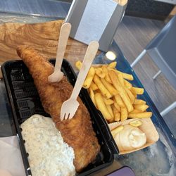 Vissuper - Cod fillet with fries - so fresh and good.