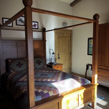 The Squibb Houses - Very comfy bed in the Black Barn - Oak Room. - Bed & Breakfast Near Me - Cambria, California The Squibb Houses - Very comfy bed in the Black Barn - Oak Room. - Bed & Breakfast Near Me - Cambria, California