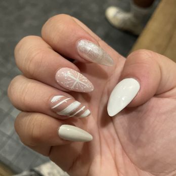 Vnail Salon - Right hand - Nail Salons Near Me - San Bernardino, California Vnail Salon - Right hand - Nail Salons Near Me - San Bernardino, California