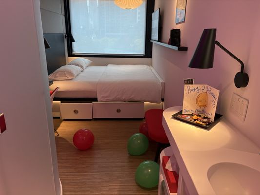 citizenM Seattle South Lake by null