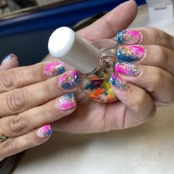 Snappy Nails