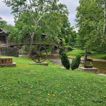 Humpback Covered Bridge - Landmarks & Historical Buildings Near Me - Covington, Virginia