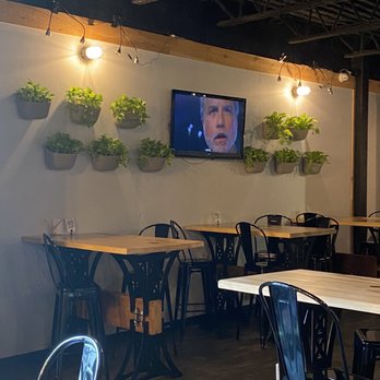 Hidden Springs Ale Works - Inside decor - Breweries Near Me - Tampa, Florida Hidden Springs Ale Works - Inside decor - Breweries Near Me - Tampa, Florida