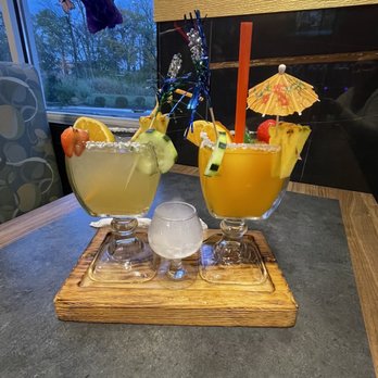 El Trompo Mexican Grill Monroe - Mango frozen Margarita and lime Margarita on the rocks - Mexican Near Me - Middletown, Ohio