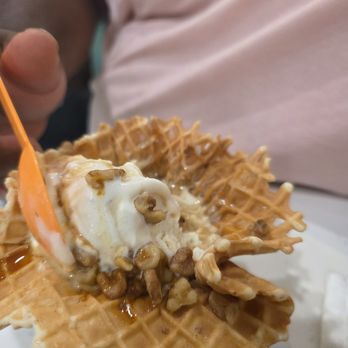 Main Street Creamery - Vanilla, salted praline carmel.    SUNDAY W/ nuts@ - Ice Cream & Frozen Yogurt Near Me - Sarasota, Florida