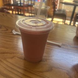 Sweet Magnolias Cafe & Bakery - Strawberry and Banana Smoothie