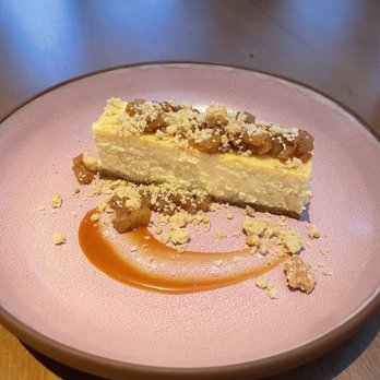 Gordon Ramsay Hell's Kitchen - Apple crumble cheesecake 5/10 bc it was mid - Desserts Near Me - Washington, DC, District of Columbia