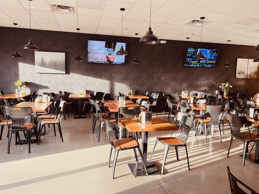 Charcoal Grill Restaurant & Bar by null