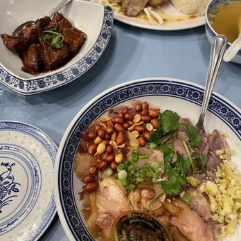 Noodles Fresh - Guilin beef tendon stew 桂林鹵水米粉, Shanghai smoked fish 上海熏鱼, Hong Kong pork chop 港式香茅豬扒飯 - Chinese Near Me - Berkeley, California Noodles Fresh - Guilin beef tendon stew 桂林鹵水米粉, Shanghai smoked fish 上海熏鱼, Hong Kong pork chop 港式香茅豬扒飯 - Chinese Near Me - Berkeley, California
