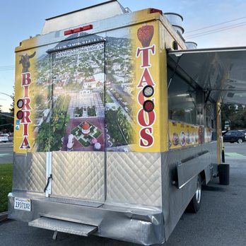 Un Poquito Mas - Food truck - Food Trucks Near Me - San Jose, California Un Poquito Mas - Food truck - Food Trucks Near Me - San Jose, California