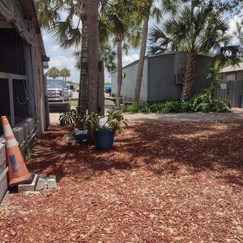 Lone Cabbage Fish Camp - Outdoor seating - Seafood Near Me - Cocoa, Florida