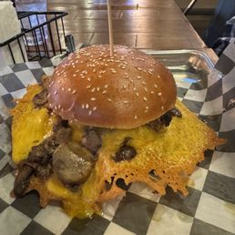 Squeeze Burger with mushrooms Squeeze Burger with mushrooms
