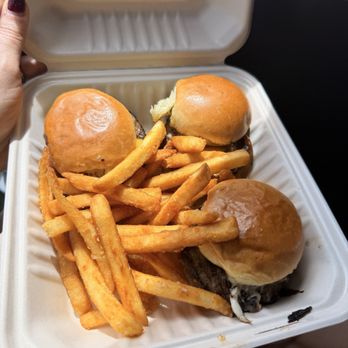 HI Sliders - All-American Burger sliders - Food Trucks Near Me - Mililani, Hawaii