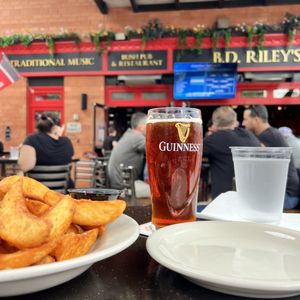 BD RILEY’S IRISH PUB AT MUELLER - 398 Photos & 273 Reviews - 1905 ...