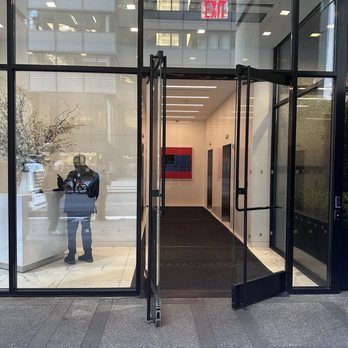 Benjamin Godder, DDS - Entrance to galleria building - General Dentistry Near Me - New York, New York Benjamin Godder, DDS - Entrance to galleria building - General Dentistry Near Me - New York, New York